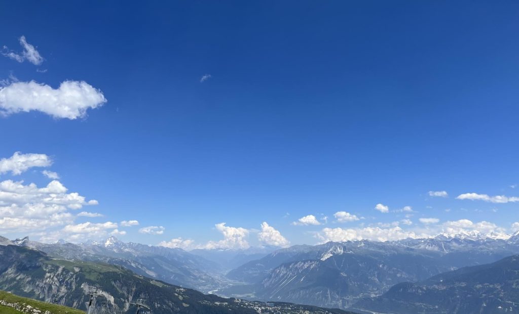Une vision panoramique qui intègre toutes les dimensions